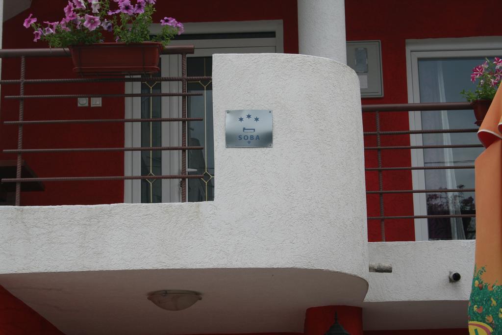 Lukic Apartmani Bar Esterno foto