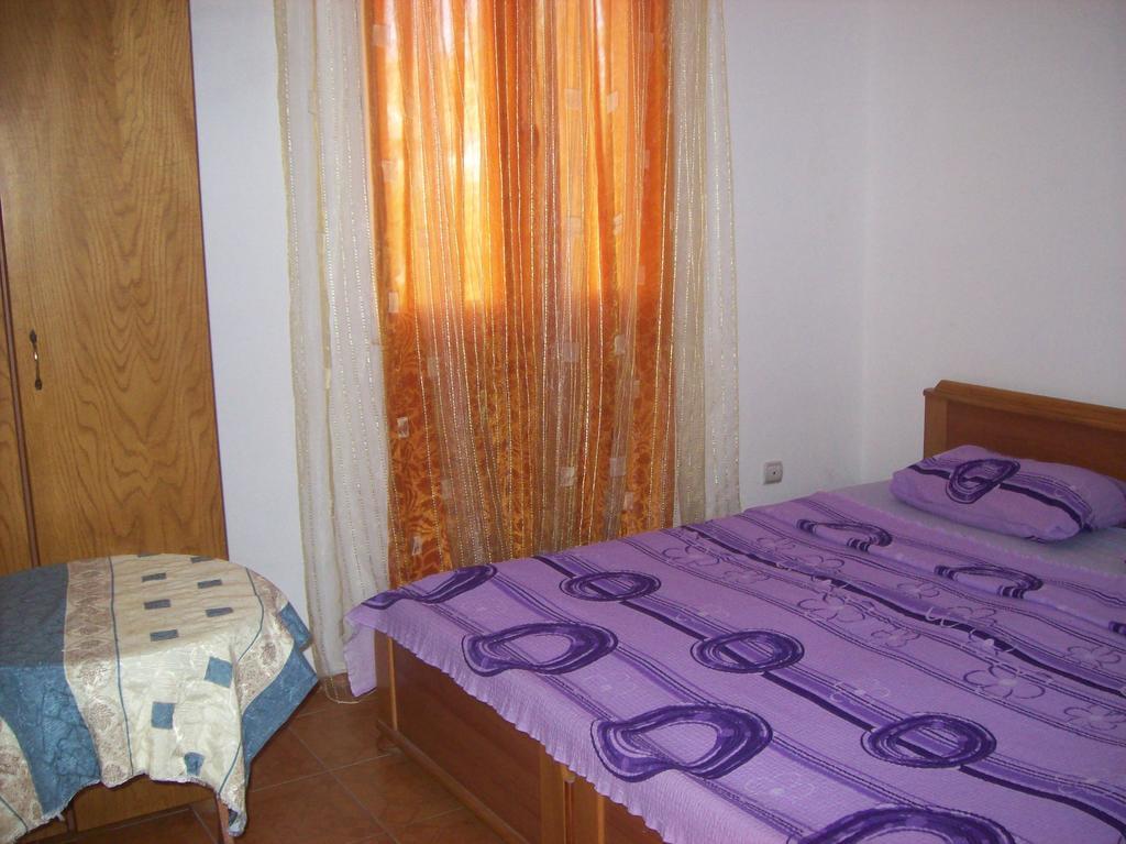 Lukic Apartmani Bar Camera foto