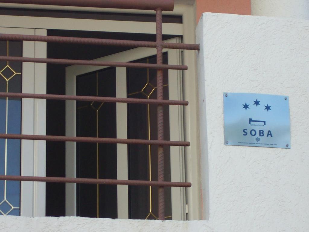Lukic Apartmani Bar Esterno foto