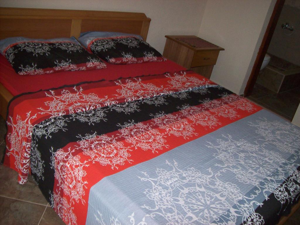 Lukic Apartmani Bar Esterno foto