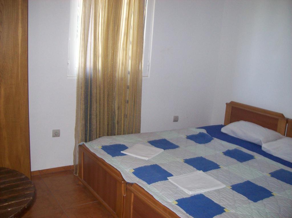 Lukic Apartmani Bar Camera foto