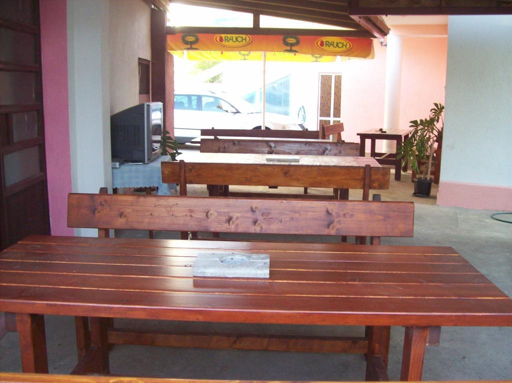 Lukic Apartmani Bar Esterno foto
