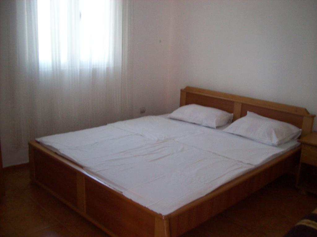 Lukic Apartmani Bar Camera foto