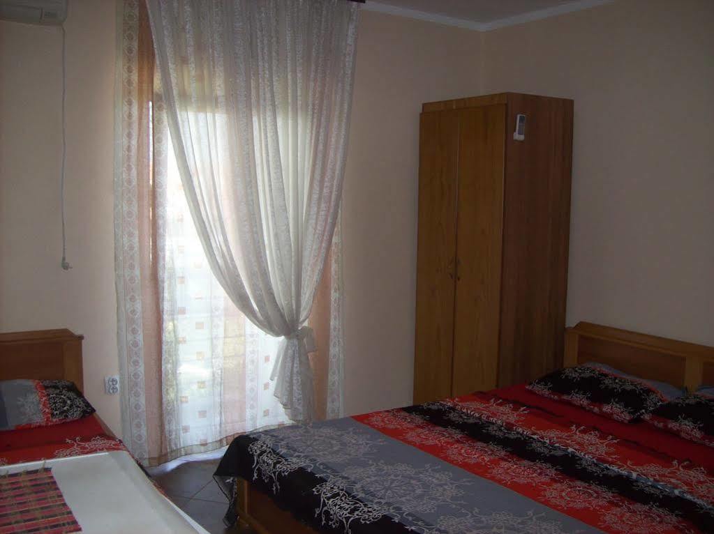 Lukic Apartmani Bar Esterno foto